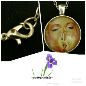 NWOT 'Marilyn Monroe' Silver 18" Cabochon Ncklc.